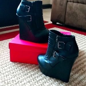 Black wedge booties